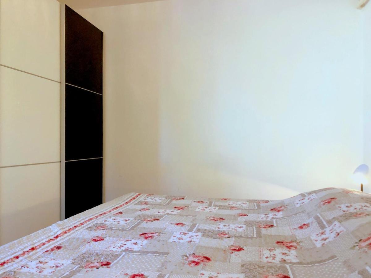 MiraMar Gardenn Apartmment Banjol Exterior foto