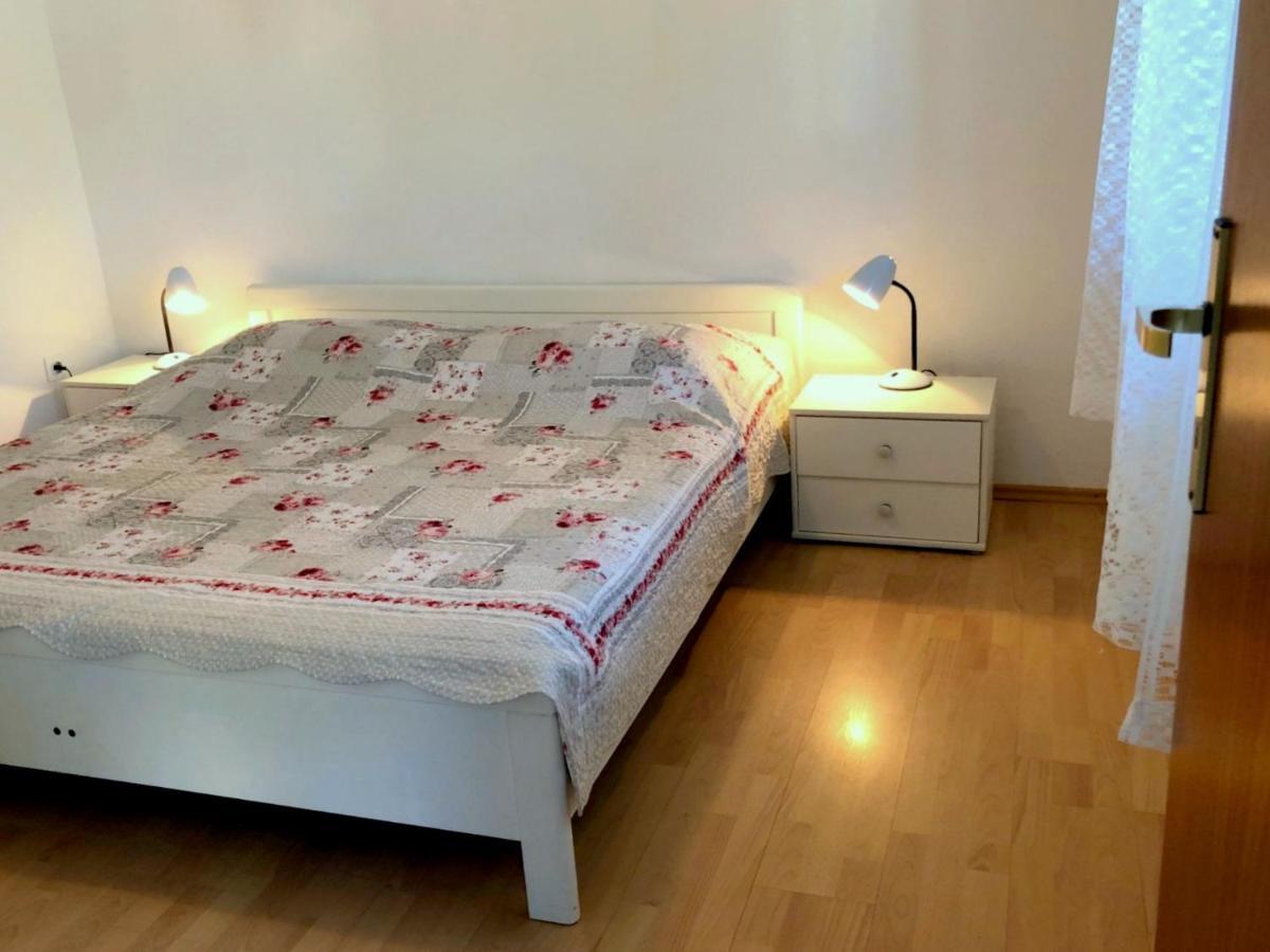 MiraMar Gardenn Apartmment Banjol Exterior foto