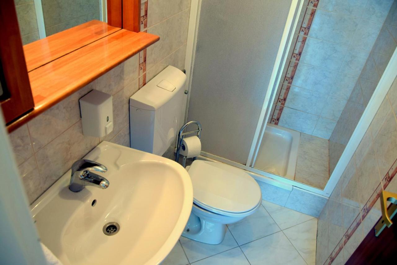 MiraMar Gardenn Apartmment Banjol Exterior foto